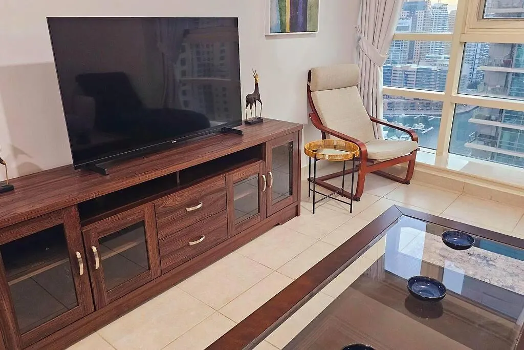 Marina View 1-Bedroom Apartment Dubai