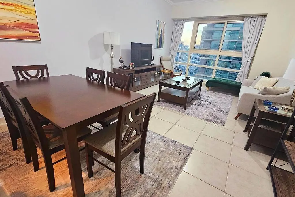 Marina View 1-Bedroom Apartment Dubai