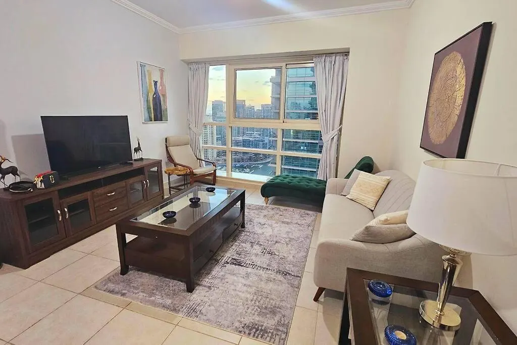 Marina View 1-Bedroom Apartment Dubai